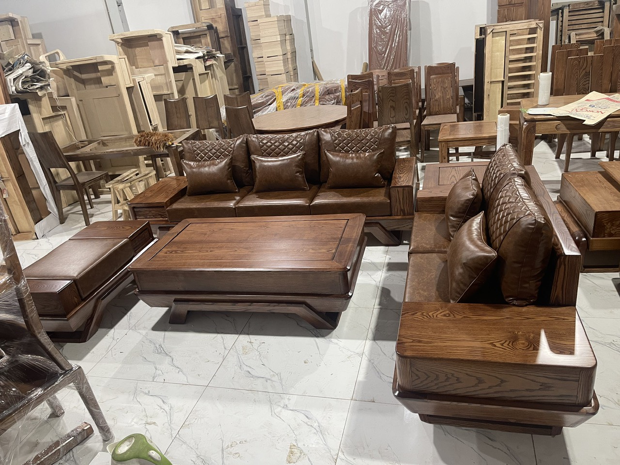  Bộ bàn ghế phòng khách sofa gỗ sồi lau pha màu óc chó 2025